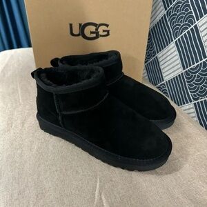 New UGG Women's Black Cozy Slippers mini Snow boots Black